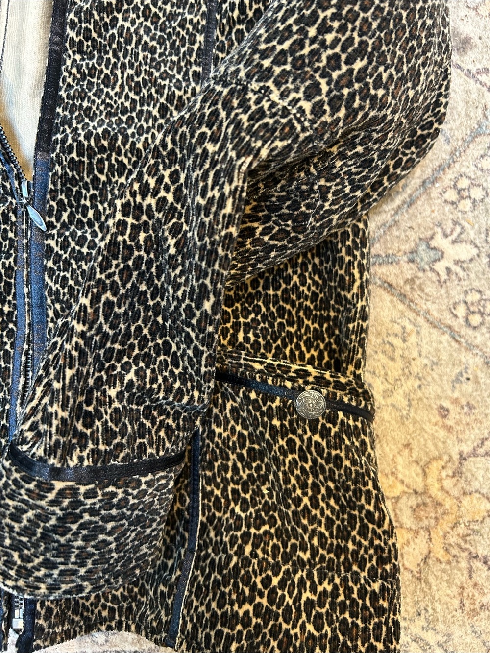 Amber Sun  leopard print jacket - Picture 3 of 8